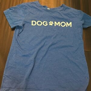DOG MOM shirt 💙